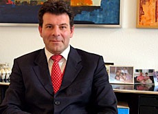 Media Service: "Ich bin nicht der Souffleur der Präsidentin" (swissinfo-Interview)