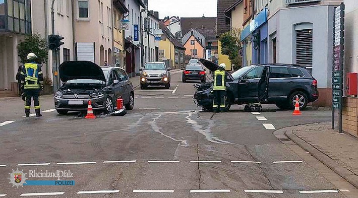 POL-PPWP: Vorfahrt missachtet - es kracht auf der Kreuzung