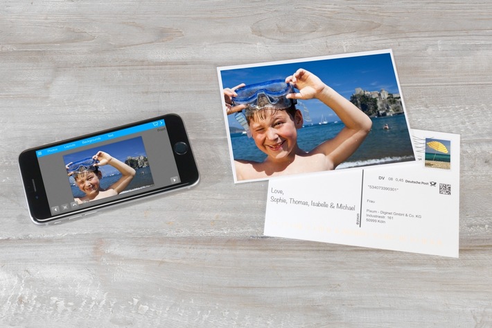 Für die Urlaubsplanung: Mit der Pixum Postkarten App echte Postkarten vom Smartphone versenden