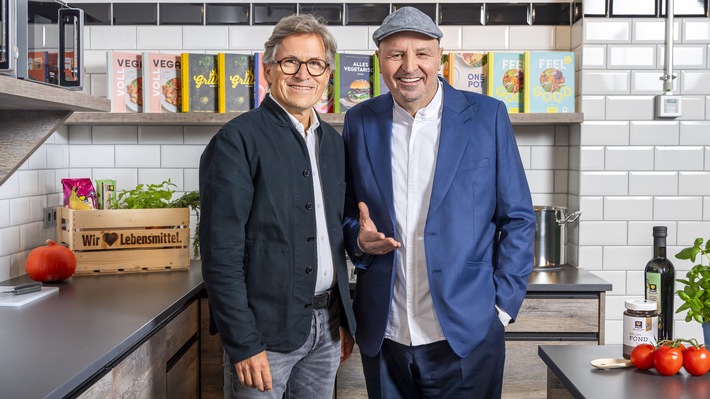 EDEKA und Sternekoch Johann Lafer starten strategische Partnerschaft für neue exklusive Produktlinie / Weiterer Text über ots und www.presseportal.de/nr/51907 / Die Verwendung dieses Bildes für redaktionelle Zwecke ist unter Beachtung aller mitgeteilten Nutzungsbedingungen zulässig und dann auch honorarfrei. Veröffentlichung ausschließlich mit Bildrechte-Hinweis.
