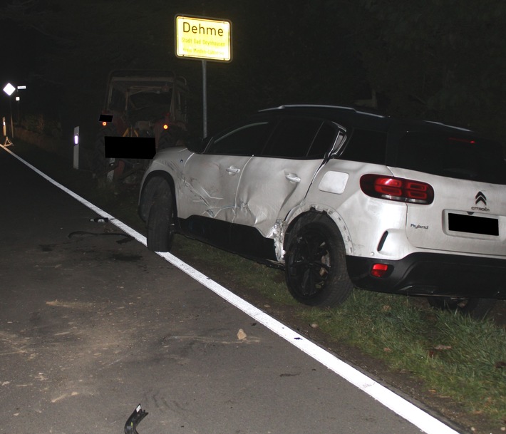 POL-MI: Traktor schiebt zwei Fahrzeuge zusammen - Fahrer flüchtete