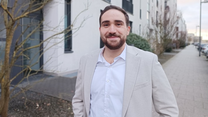 Salvatore D'Orio, Geschäftsführer der D'Orio Versicherungsmakler GmbH / Weiterer Text über ots und www.presseportal.de/nr/171049 / Die Verwendung dieses Bildes für redaktionelle Zwecke ist unter Beachtung aller mitgeteilten Nutzungsbedingungen zulässig und dann auch honorarfrei. Veröffentlichung ausschließlich mit Bildrechte-Hinweis. Salvatore D'Orio, Geschäftsführer der D'Orio Versicherungsmakler GmbH / Weiterer Text über ots und www.presseportal.de/nr/171049 / Die Verwendung dieses Bildes für redaktionelle Zwecke ist unter Beachtung aller mitgeteilten Nutzungsbedingungen zulässig und dann auch honorarfrei. Veröffentlichung ausschließlich mit Bildrechte-Hinweis.