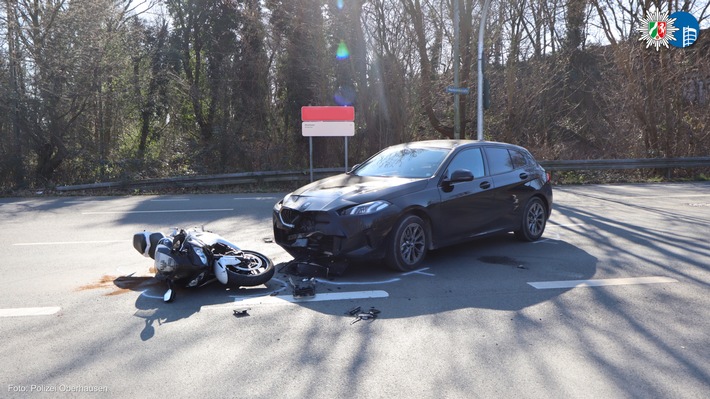 POL-OB: Vorfahrtscrash - Motorradfahrer schwer verletzt