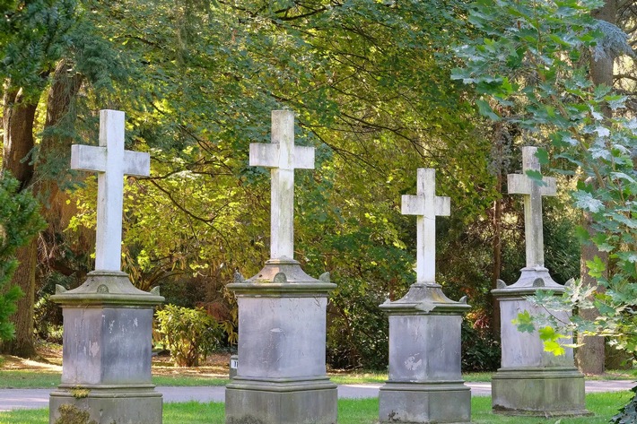 Führung auf dem alten Stadtfriedhof