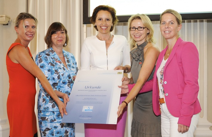 w&p Wilde & Partner Public Relations GmbH gewinnt Preis der Bayerischen Staatsregierung - Vorbildcharakter für Vereinbarkeit von Familie und Beruf