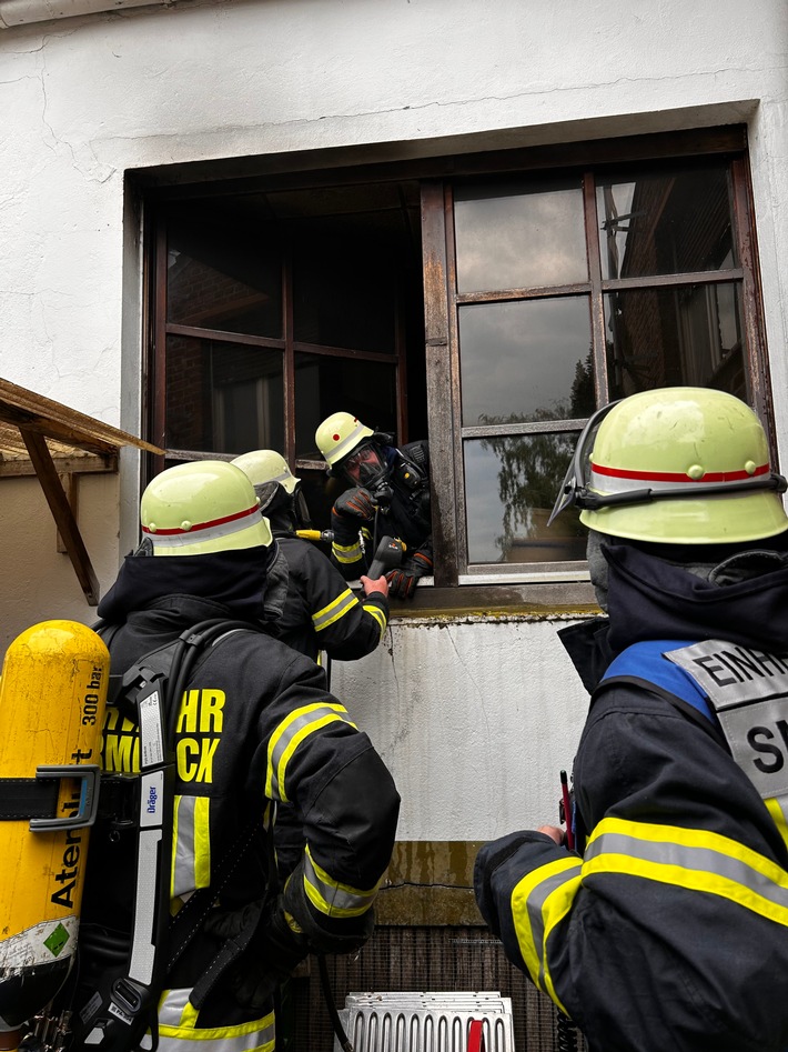 FW-Schermbeck: Feuer in Restaurant