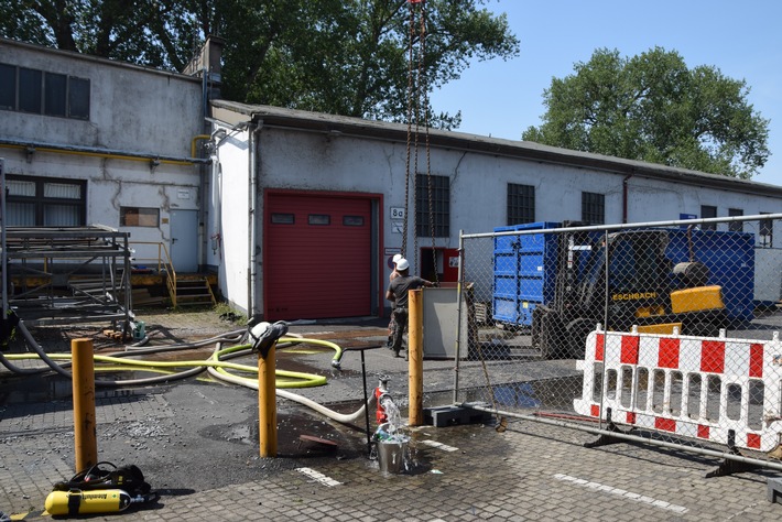 FW-EN: Wetter - Einsatzreicher Donnerstag für die Feuerwehr Wetter (Ruhr)