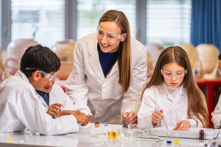 15 Jahre Forscherwelt: Henkel begeistert Kinder für Naturwissenschaften