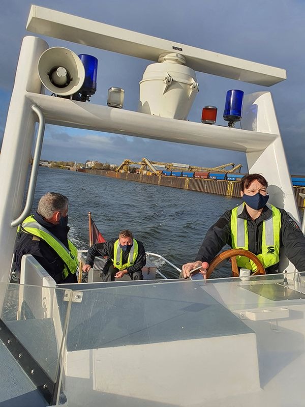 POL-DU: Sechzehn neue Bootsführerinnen und Bootsführer für die Wasserschutzpolizei