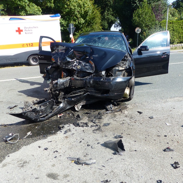 POL-CUX: Verkehrsunfall mit mehreren Verletzten