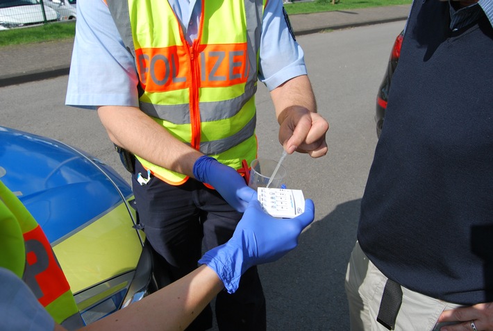 POL-NE: Bilanz einer Drogen- und Alkoholkontrolle - Sechs Fahrer aus dem Verkehr gezogen