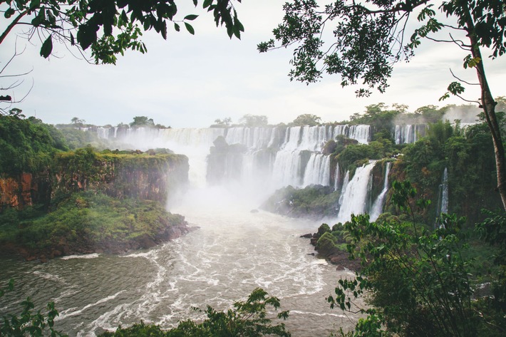 Die Iguazú-Wasserfälle in Argentinien / Weiterer Text über ots und www.presseportal.de/nr/152361 / Die Verwendung dieses Bildes ist für redaktionelle Zwecke unter Beachtung ggf. genannter Nutzungsbedingungen honorarfrei. Veröffentlichung bitte mit Bildrechte-Hinweis.