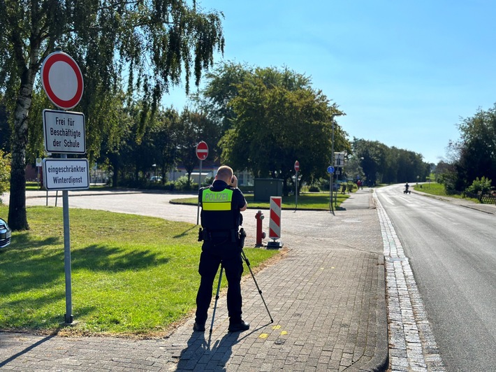 POL-CUX: Schulwegüberwachung in Lamstedt und erneute Messungen in Bülkau