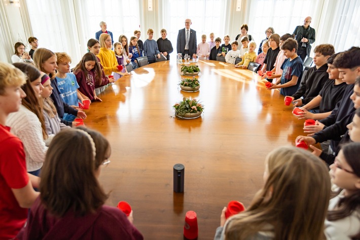 Des élèves à la rencontre du chancelier