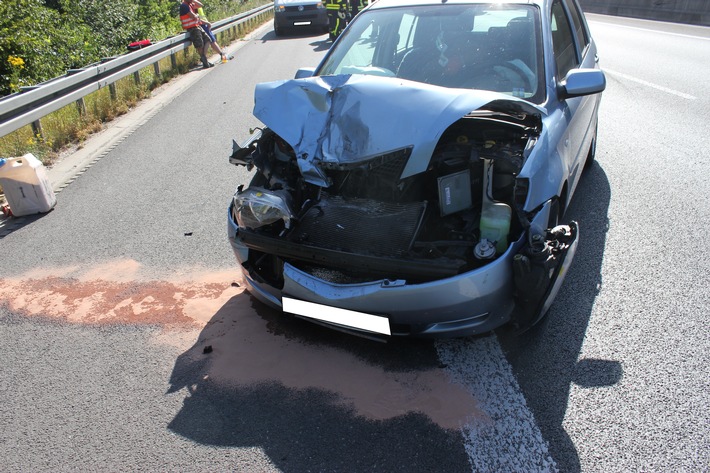 POL-BI: Unfall auf der Autobahn A30 mit Vollsperrung und leicht verletzter Autofahrerin