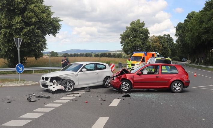 POL-HX: Zwei Personen bei Unfall leicht verletzt