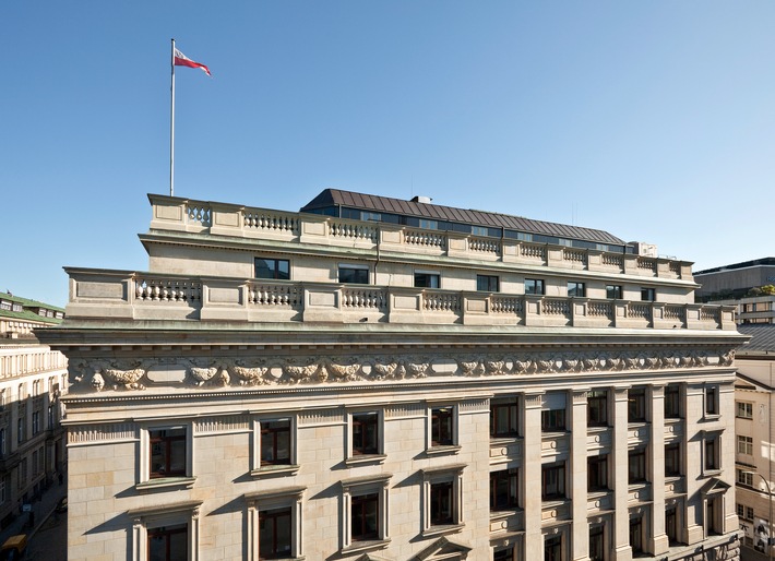 Gebäude der Warburg Bank in Hamburg. Weiterer Text über ots und www.presseportal.de/nr/79533 / Die Verwendung dieses Bildes ist für redaktionelle Zwecke honorarfrei. Veröffentlichung bitte unter Quellenangabe: "obs/M.M.Warburg & CO (AG & Co.) Kommanditgesellschaft auf Aktien"