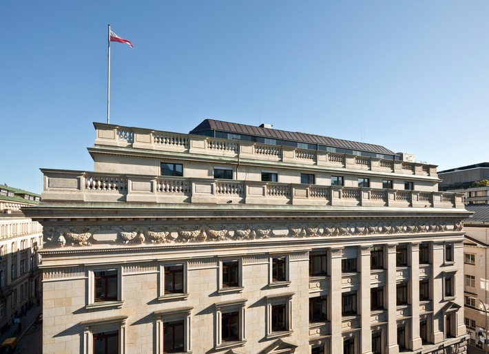 Gebäude der Warburg Bank in Hamburg. Weiterer Text über ots und www.presseportal.de/nr/79533 / Die Verwendung dieses Bildes ist für redaktionelle Zwecke honorarfrei. Veröffentlichung bitte unter Quellenangabe: "obs/M.M.Warburg & CO (AG & Co.) Kommanditgesellschaft auf Aktien"