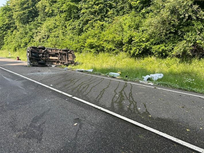 POL-PDWIL: Verkehrsunfall mit verletzten Personen