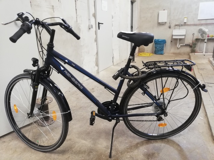 POL-STD: Polizei Stade sucht Eigentümer von sichergestellten Fahrrädern