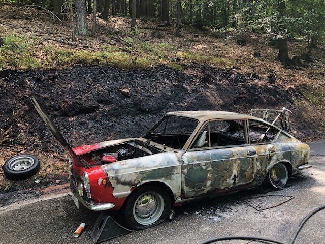 POL-PDLD: Sankt Martin - Oldtimer-Klassiker geht in Flammen auf