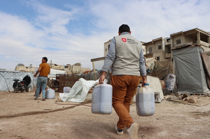 Helfer:innen so stark unter Druck wie noch nie: Zum Welttag Humanitäre Hilfe betont das Bündnis "Aktion Deutschland Hilft" die Bedeutung einer stabilen Finanzierung für die weltweite Nothilfe