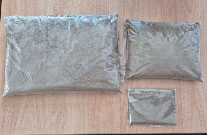 POL-FL: Flensburg: Ermittlungserfolg gegen mutmaßlichen Drogenhandel - Festnahme nach Sicherstellung von rund 1,5 Kilogramm Heroin