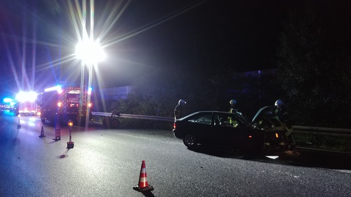 FW-MH: Verkehrsunfall auf der BAB 40 zwischen MH-Styrum und Kreuz Kaiserberg