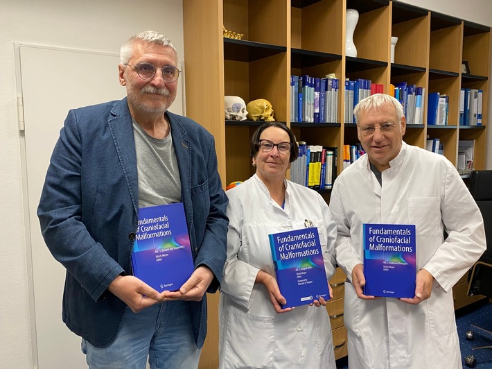 Buchreihe erläutert Diagnostik und Behandlung von Schädel- und Gesichtsfehlbildungen