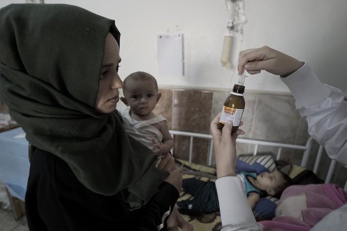 Versorgung eines Kleinkindes in einer von Islamic Relief unterstützten Gesundheitseinrichtung (Copyright: Islamic Relief). Weiterer Text über ots und www.presseportal.de/nr/50131 / Die Verwendung dieses Bildes ist für redaktionelle Zwecke honorarfrei. Veröffentlichung bitte unter Quellenangabe: "obs/Islamic Relief Deutschland e.V."