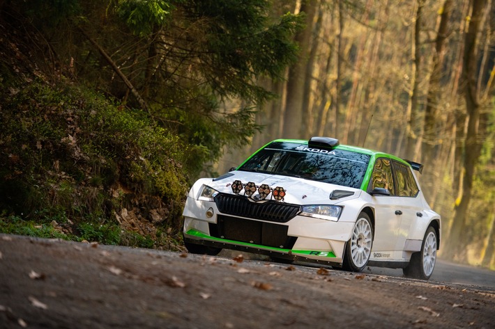 Wettbewerbspremiere des modernisierten SKODA FABIA R5 bei der Rallye Cesky Krumlov (FOTO)