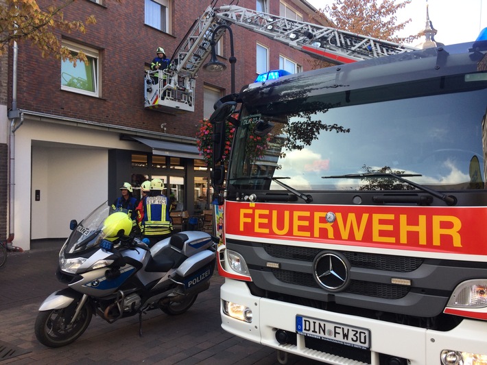 FW Dinslaken: Zimmerbrand in Innenstadt