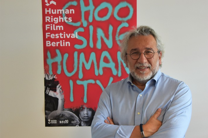 Can Dündar (c) Vassilios Saroglou - Aktion gegen den Hunger.jpg