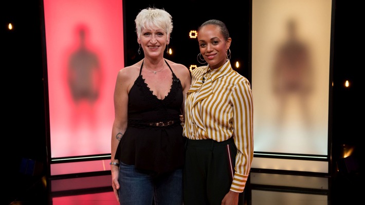 Am Montag bei "Naked Attraction": Michaela (46) und Andrew (41) beim Nackt-Dating-Experiment