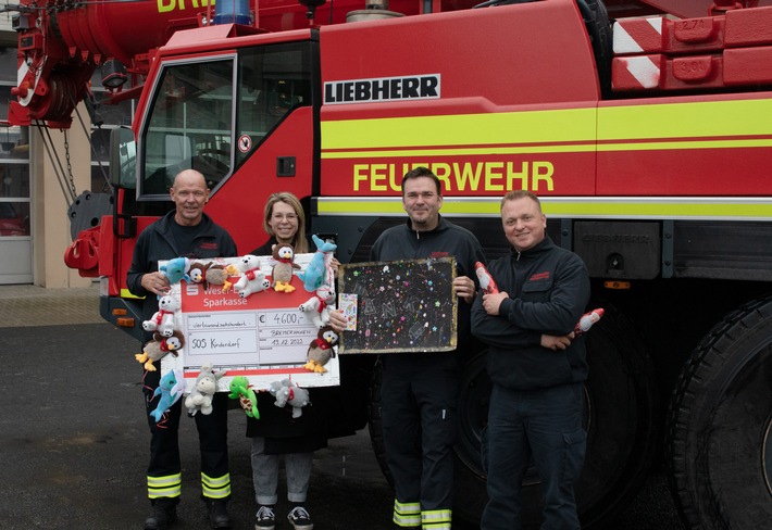 FW Bremerhaven: Personal der Feuerwehr Bremerhaven spendet für das SOS-Kinderdorf Worpswede