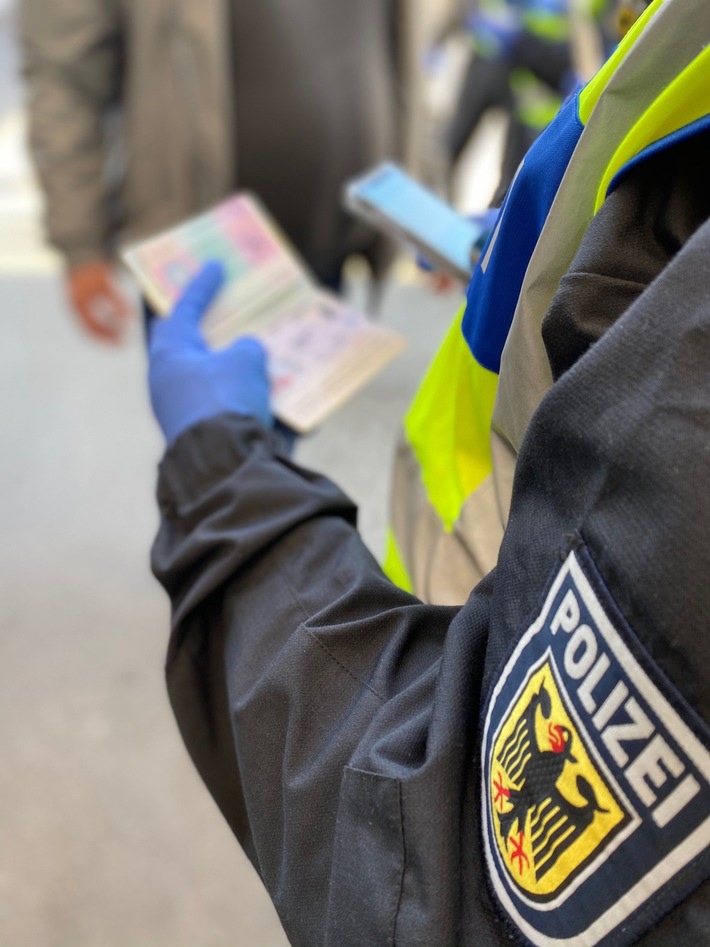Bundespolizeidirektion München: Unerlaubte Einreisen in Bayern - Feststellungen der Bundespolizeidirektion München (Stand 30. April 2026)