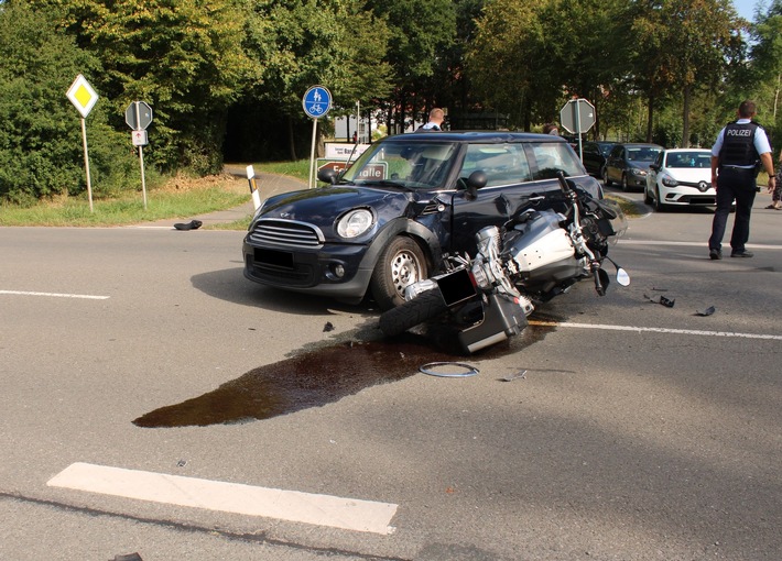 POL-MI: Unfall in Fabbenstedt: Motorradfahrer (59) schwer verletzt
