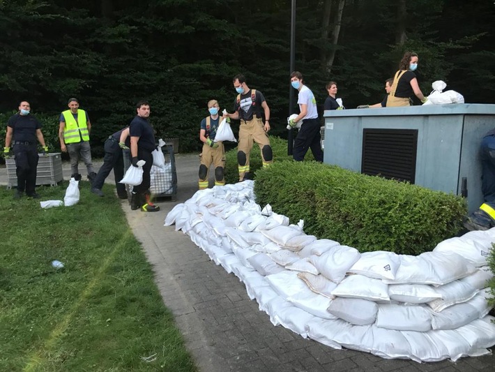 FW-GL: Einsatzkräfte der Feuerwehr Bergisch Gladbach erneut in Leichlingen im Einsatz