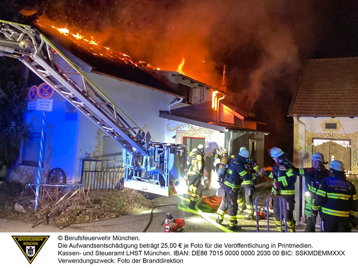 FW-M: Gebäude in Vollbrand (Lochhausen)