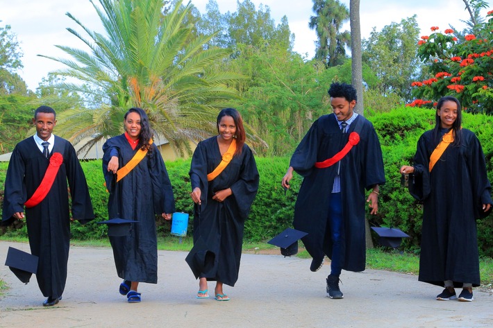 Äthiopien: 192 Studentinnen und Studenten bestehen Abschluss am Agro Technical &amp; Technology College (ATTC) in Harar (Äthiopien)