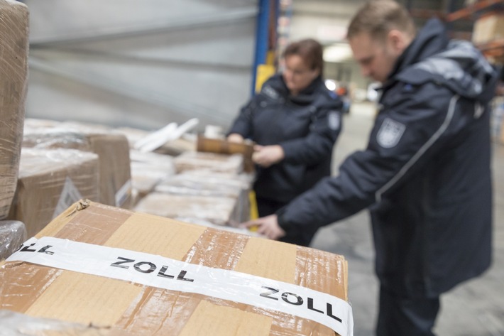 HZA-GI: Weihnachten und Black Friday - So vermeiden sie Ärger beim Bestellen im Ausland mit dem Zoll