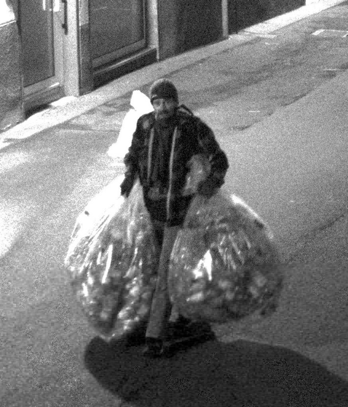 POL-BN: Foto-Fahndung: Diebstahl von Pfandflaschen - Wer kennt diesen Mann?