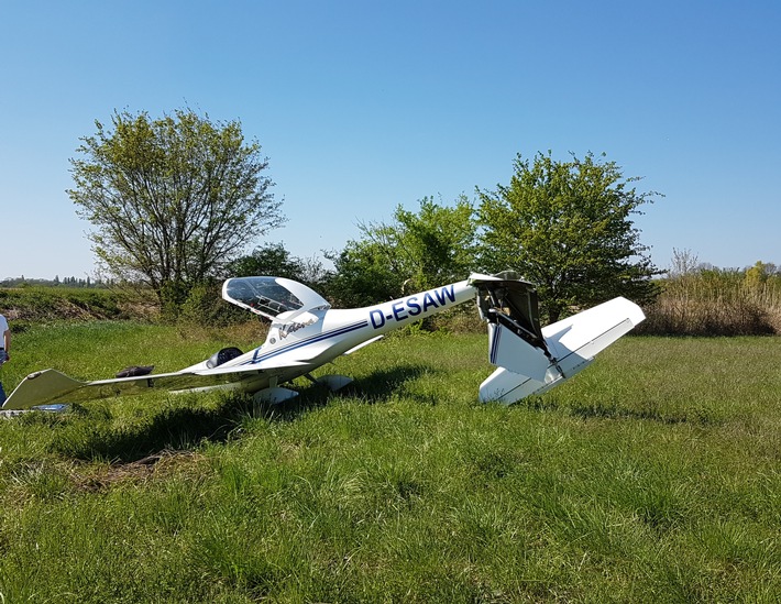 POL-PDWO: Absturz eines einmotorigen Leichtflugzeuges im Rahmen eines Schulfluges