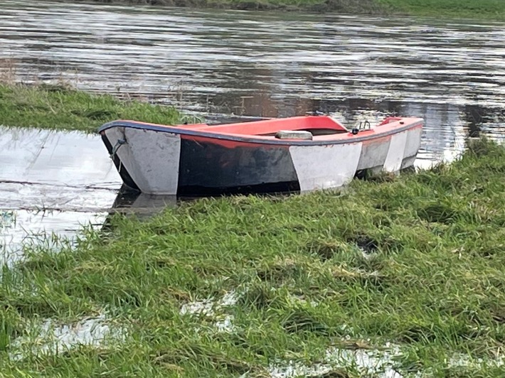 POL-HOL: Herrenloses Ruderboot treibt auf Weser - Eigentümer gesucht