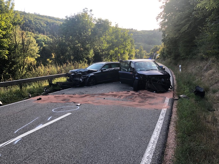 POL-PDKH: Verkehrsunfall mit mehreren verletzten Personen und alkoholisiertem Unfallverursacher in Stromberg