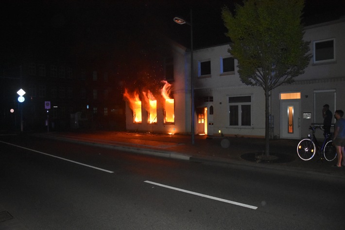 POL-CE: Celle - Mehrfamilienhaus gerät in Brand +++ keine Personen verletzt