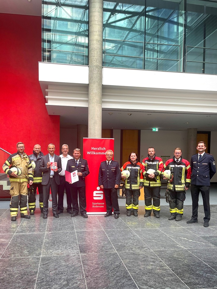 KFV Bodenseekreis: Sparkasse Bodensee als "Partner der Feuerwehr" ausgezeichnet