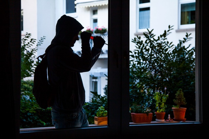 POL-NE: Polizei ermittelt nach Einbruch in Einfamilienhaus