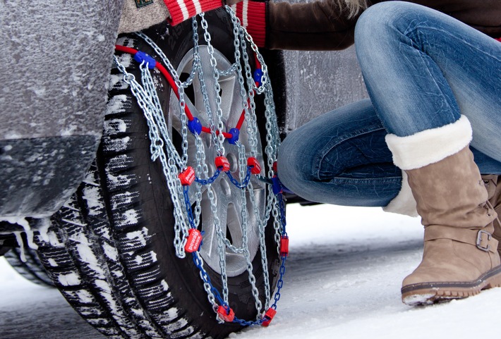 ADAC Autovermietung: 10 Tipps f&uuml;r den Winter - Winterreifen f&uuml;r alle bringen mehr Verkehrssicherheit - Schneeketten vorab buchen
