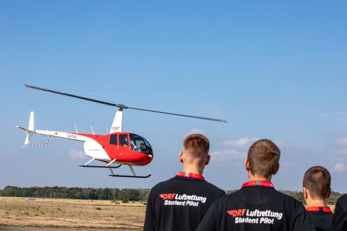 Akademie der DRF Luftrettung erweitert Portfolio / Erste Flugschüler starten Ausbildung zum Berufshubschrauberpiloten
